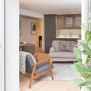  Apartment The Burrow By Serviced United Kingdom